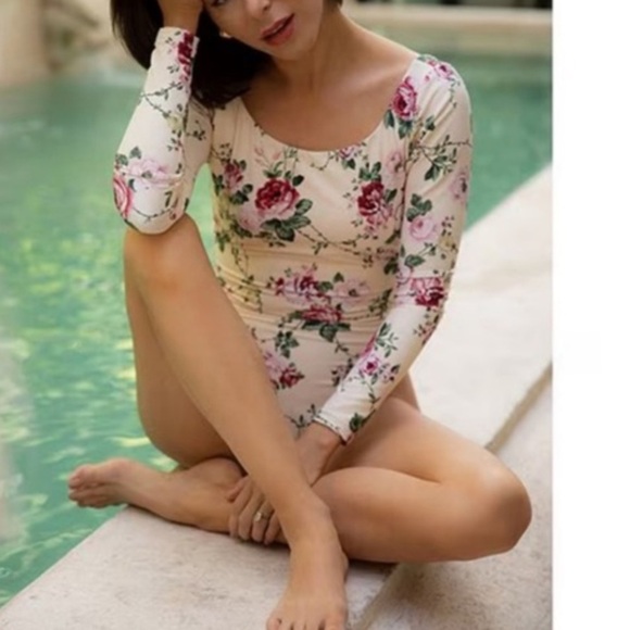 Antonio Melani The Style Bungalow Miraflores Long Sleeve One Piece Swimsuit - Picture 4 of 12